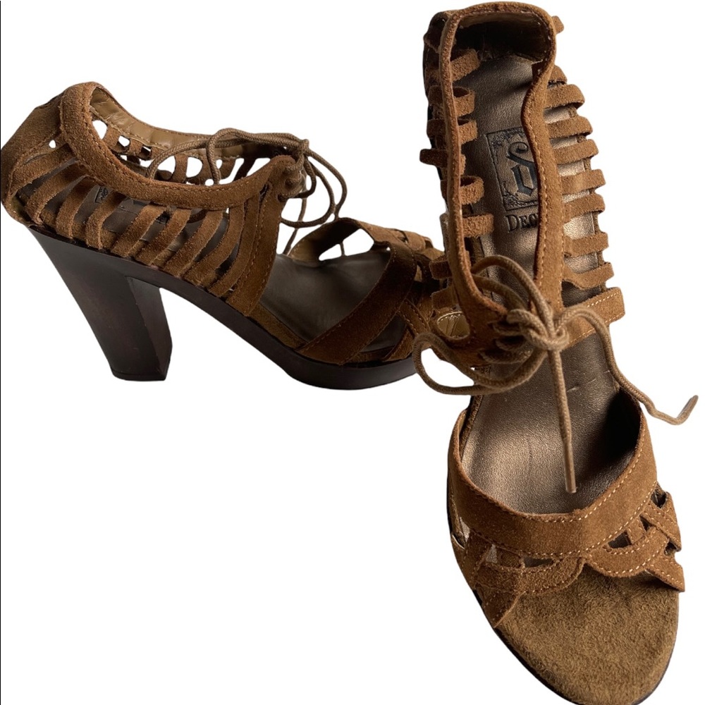 DECREE SHOES